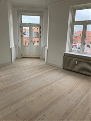 Flot stor 2V'er på Sdr. Stationsvej