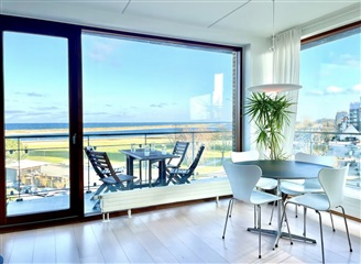 Lejlighed 1 række til Amager Strand. Panoramaudsigt over Øresund. 4. Sal. 200m til Metro. Inkl. Gratis parkeringsplads til bil