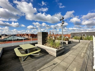 Lækker lejlighed med stor altan på Godsbanearea...