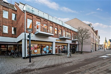 Lækker lys lejlighed i hjertet af Hillerød