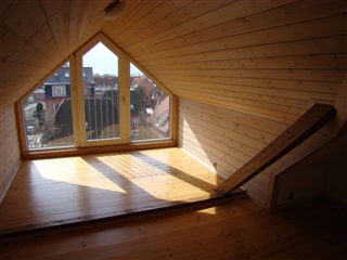 Hyggelig 2-værelses lejlighed med hems