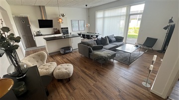 Lejlighed til 11.295 kr.