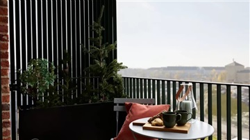 4 værelses lejlighed med solrig altan