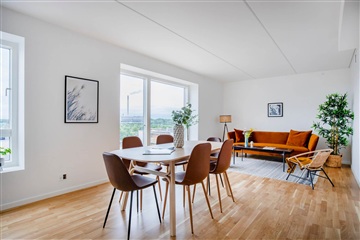 Lyskær, 87 m2, 3 værelser, 12.990 kr.