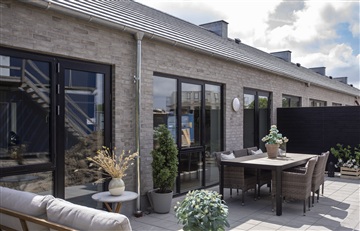 Superlækkert nyere rækkehus centralt i Skævinge