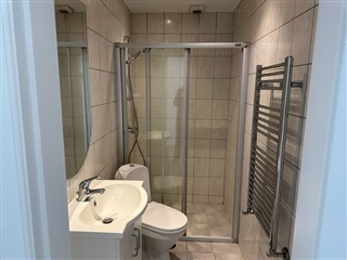 Stor 2-vær. tæt på midtbyen