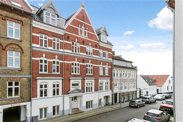 82 m2 lejlighed med altan/terrasse