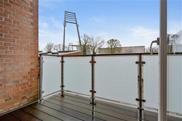 Lys og velindrettet 3-værelses lejlighed med al...