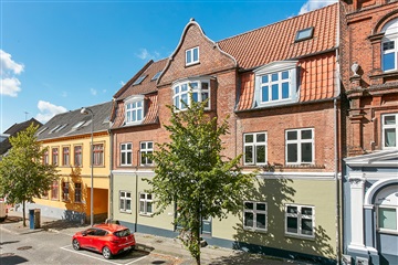 Smedegade, 73 m2, 3 værelser, 6.375 kr.