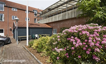 90 m2 lejlighed. Husdyr er tilladt