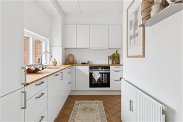 90 m2 lejlighed. Husdyr er tilladt