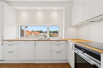 90 m2 lejlighed. Husdyr er tilladt