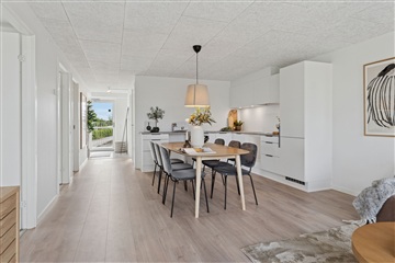 Høgeurtvej, 120 m2, 4 værelser, 12.600 kr.