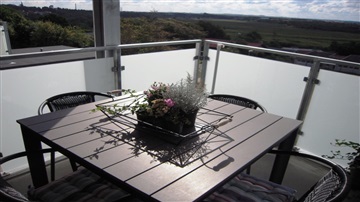 83 m2 lejlighed med altan/terrasse
