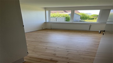 75 m2 lejlighed. Husdyr er tilladt