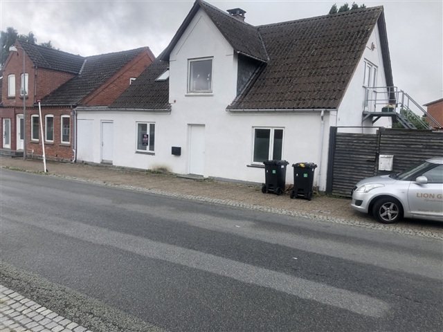 Lejlighed 108 m2 - 4 - værelser - 6.995 kr. Lejlighed 108 m2 - 4 - værelser - 6.995 kr.