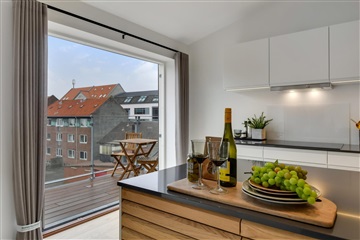 Top luksus nyrenoveret 5-værelses lejlighed