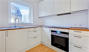 102 m2 lejlighed med altan/terrasse