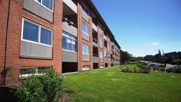 Lejlighed med altan/terrasse