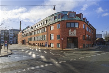 Luksuslejlighed i spændende ejendom 