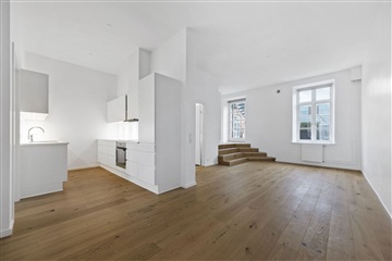 Dansestræde, 90 m2, 2 værelser, 9.900 kr.