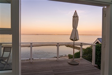 Liebhaver villa med privat strand | Ålsgårde