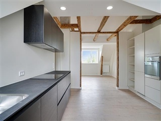 Skøn 3-værelses lejlighed med byens flotteste u...