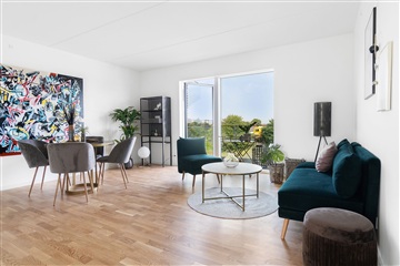 Ved Ringen, 93 m2, 4 værelser, 14.450 kr.