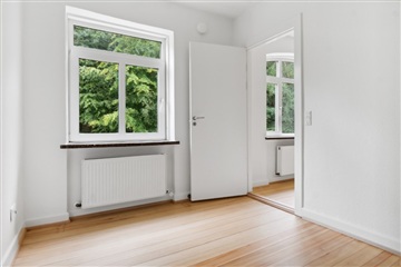 Hyggelig 2 værelses lejlighed med grøn udsigt -...