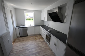 Moderne og lys lejlighed i Løgstrup