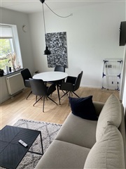 Flot og moderne 2-værelses med altan