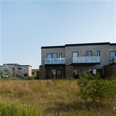 Nyopført enderækkehus i to plan og kun 30 min f...