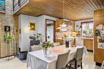 Rummelig 5‑værelses villa på 170 m2 med udestue...