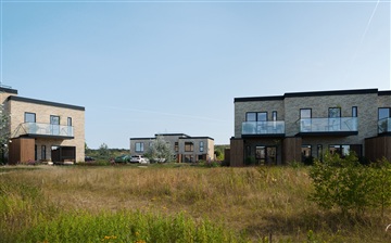 Nyopført rækkehus i to plan og kun 30 min fra K...