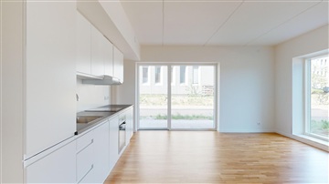 Moderne og rummelig 4-værelses lejlighed i Ball...