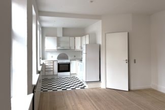 Lækker lys 3 værelses lejlighed på stille lukke...