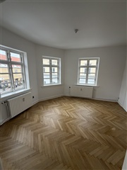 Lys hjørne lejlighed midt på torvet i Kerteminde