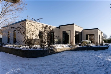 Moderne familievilla i Louisianakvarteret, Huml...