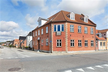 95 m2 lejlighed. Husdyr er tilladt