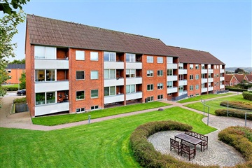 Teglvej, 94 m2, 4 værelser, 6.554 kr.