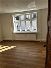 Charmerende 2-værelses med hyggeligt gårdmiljø