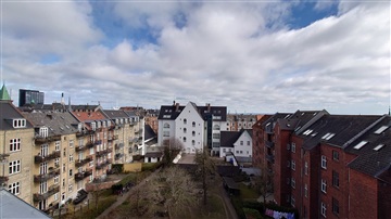 Skøn lejlighed i to plan på Frederiksbjerg