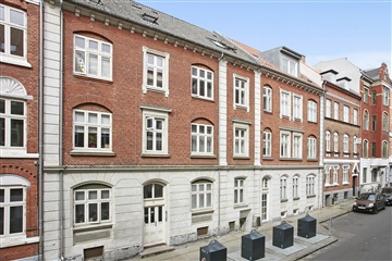 Ole Worms Gade, 60 m2, 3 værelser, 6.248 kr.