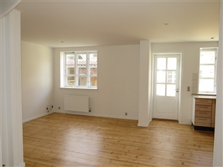 Charmerende 3-værelses lejlighed på 80 m² med t...
