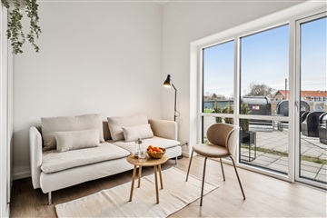 Lys og flot 1-værelses med hems og terrasse