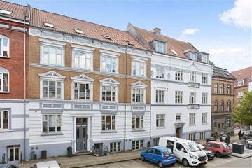 58 m2 lejlighed. Husdyr er tilladt