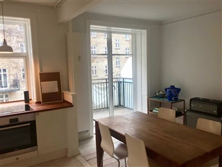Lejlighed Lys og møbleret 3-værelses lejlighed med altan på Nørrebro