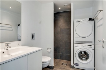 90 m2 lejlighed. Husdyr er tilladt