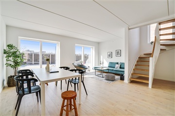 127 m2 hus/villa. Husdyr er tilladt