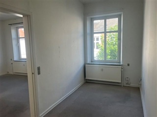 140 m2 lejlighed på Jernbanegade